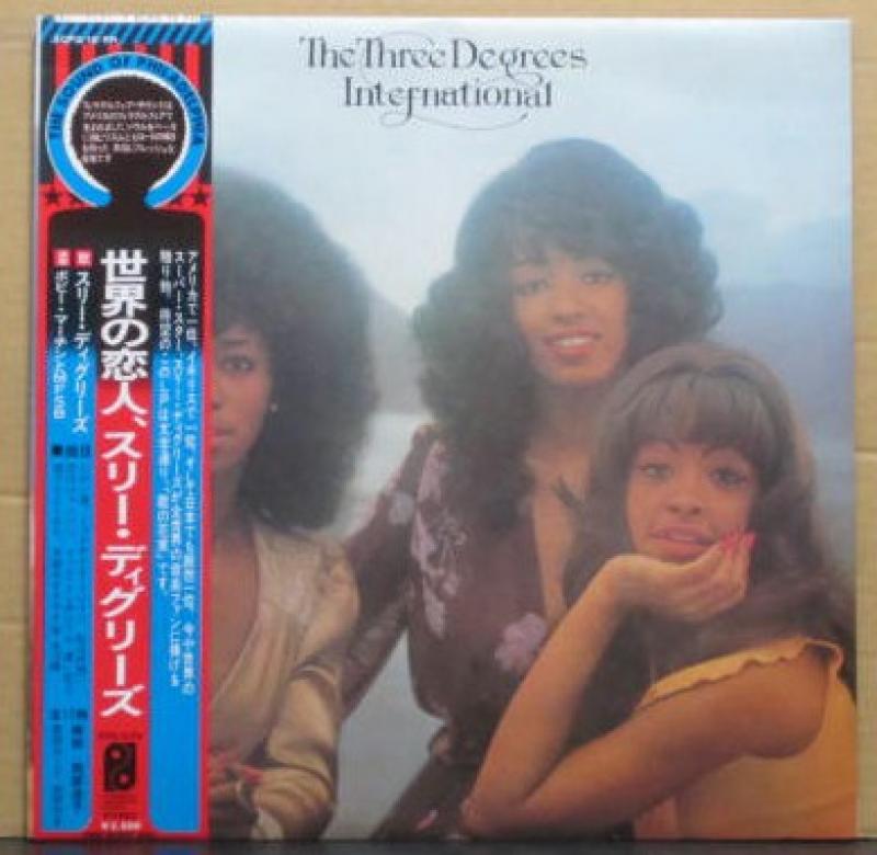 スリーディグリーズ　世界の恋人　大型ポスター付き　中古レコード　国内盤　LP スリー.ディグリーズ ♬世界の恋人 SD♬ LP盤レコード／ - メルカリ